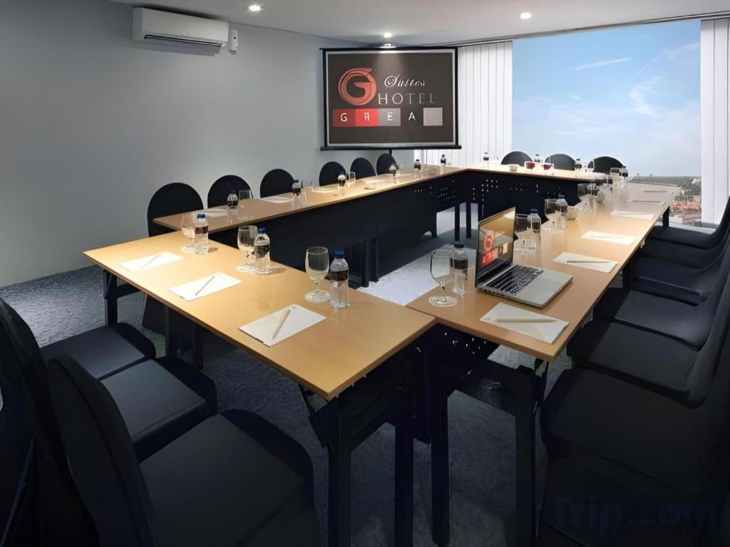 G Suites Hotel By Amithya Sorabaya Extérieur photo