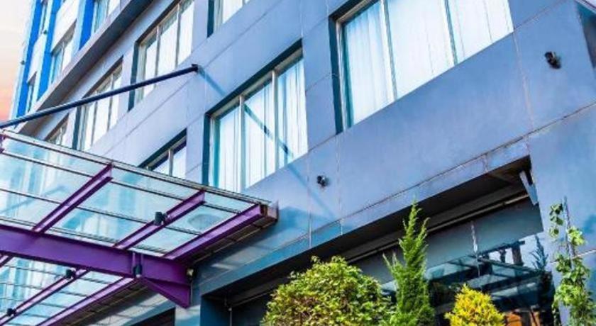 G Suites Hotel By Amithya Sorabaya Extérieur photo