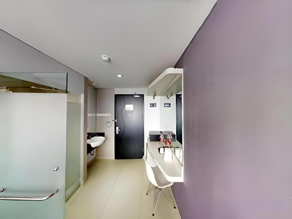 G Suites Hotel By Amithya Sorabaya Extérieur photo